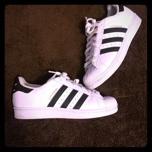 5.5 adidas superstar, box not included